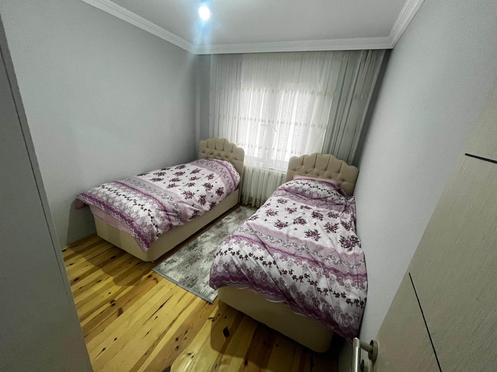 MABEL GAYRİMENKUL GÖLÇAYIR'DA EŞSİZ MANZARASIYLA EŞYALI KİRALIK DAİRE